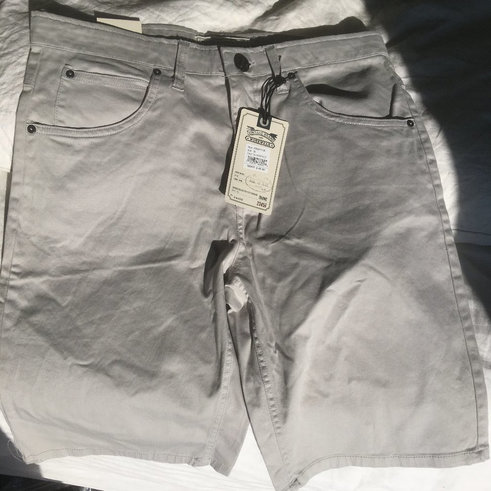 Alexander Julian Slim Stretch Shorts 32" - NEW